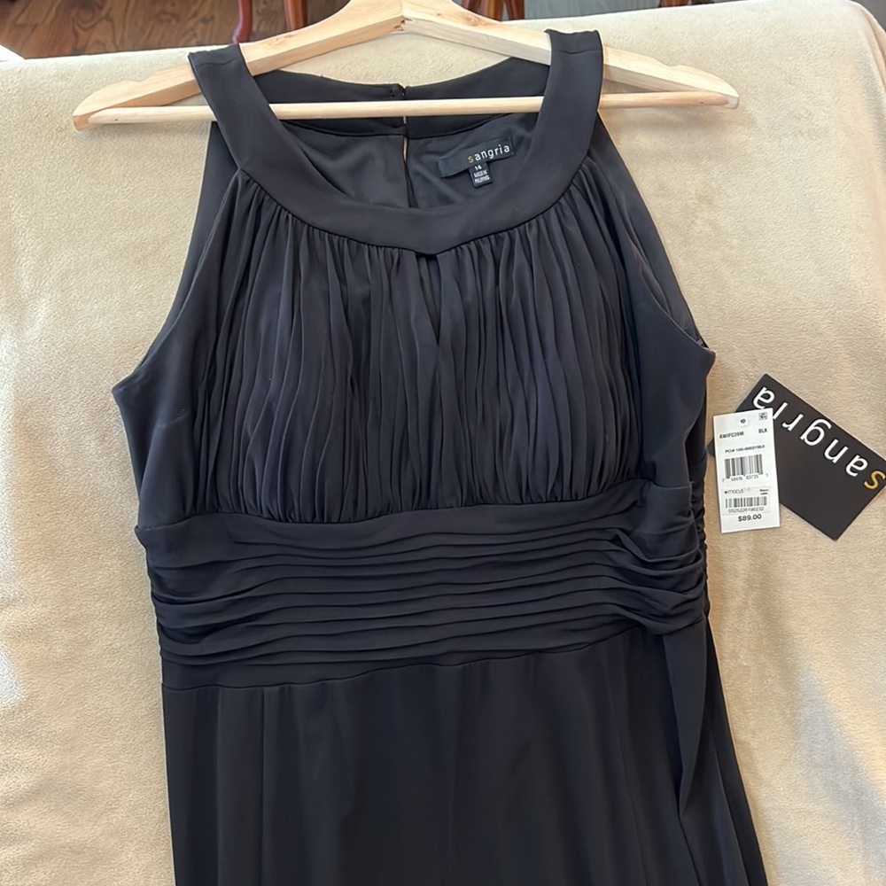 Full-length halter top formal dress, super versatile and figure flattering. NWT
